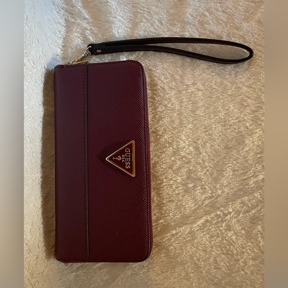 Guess Cordelia Convertible Backpack & Guess Cordelia Zip Around Wallet - Picture 10 of 10